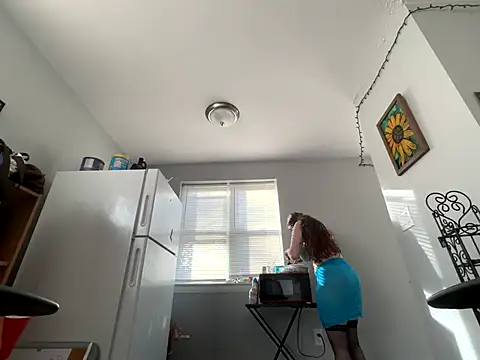 Snowbunnycake 131 online show from 10/28/25, 08:00