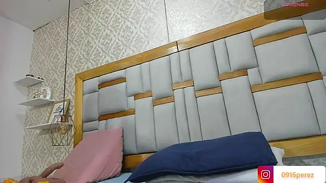  kaarla  online show from 10/10/25, 07:13