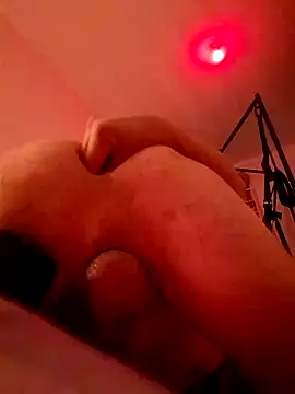 Snapshot of Manulingus chatting on 09/22/25, 10:45 Manulingus online show from 09/22/25, 10:45