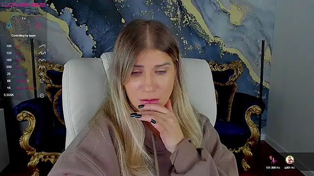 Snapshot of CassandraGood chatting on 12/10/24, 02:59 CassandraGood online show from 12/10/24, 02:59