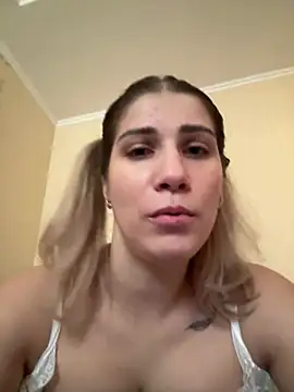 Snapshot of CassandraGood chatting on 12/13/24, 08:30 CassandraGood online show from 12/13/24, 08:30