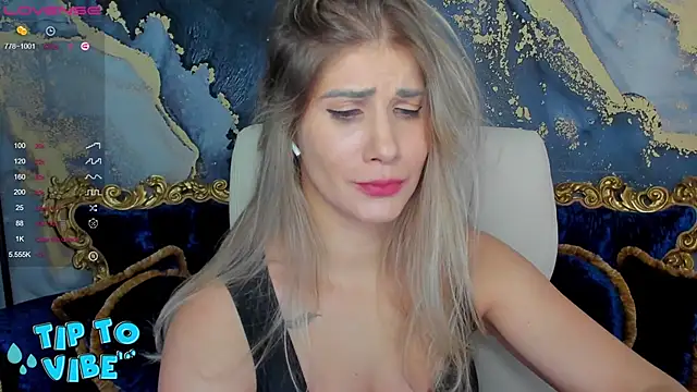 Snapshot of CassandraGood chatting on 12/13/24, 11:28 CassandraGood online show from 12/13/24, 11:28