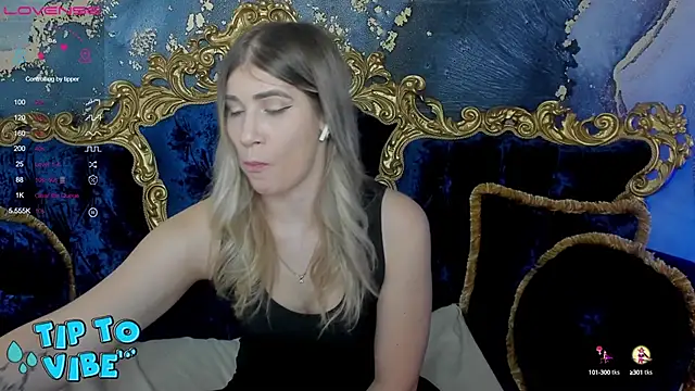 Snapshot of CassandraGood chatting on 01/04/25, 01:21 CassandraGood online show from 01/04/25, 01:21