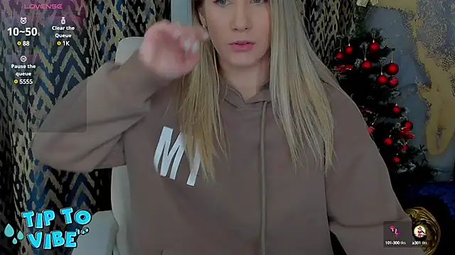 Snapshot of CassandraGood chatting on 01/19/25, 06:42 CassandraGood online show from 01/19/25, 06:42