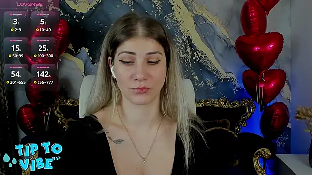 Snapshot of CassandraGood chatting on 02/13/25, 10:44 CassandraGood online show from 02/13/25, 10:44