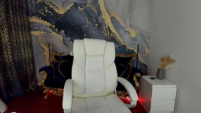 Snapshot of CassandraGood chatting on 03/12/25, 07:24 CassandraGood online show from 03/12/25, 07:24