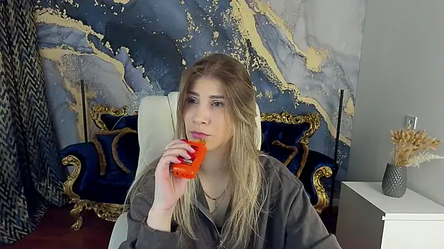 Snapshot of CassandraGood chatting on 03/13/25, 09:37 CassandraGood online show from 03/13/25, 09:37