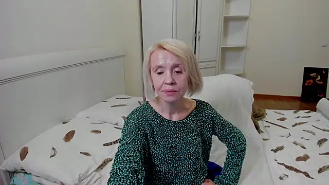 Snapshot of aminalive chatting on 10/11/25, 04:49 aminalive online show from 10/11/25, 04:49