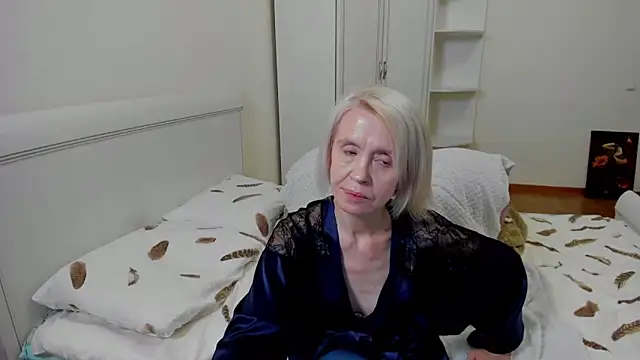 Snapshot of aminalive chatting on 10/19/25, 05:57 aminalive online show from 10/19/25, 05:57