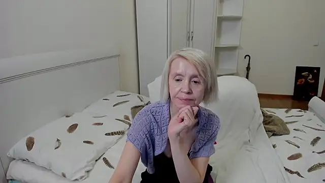 Snapshot of aminalive chatting on 11/04/25, 08:41 aminalive online show from 11/04/25, 08:41