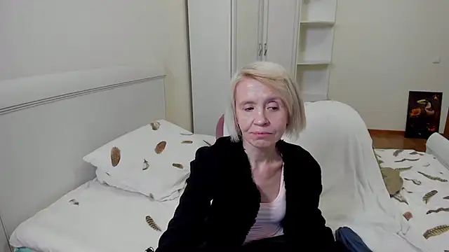 Snapshot of aminalive chatting on 11/15/25, 06:04 aminalive online show from 11/15/25, 06:04