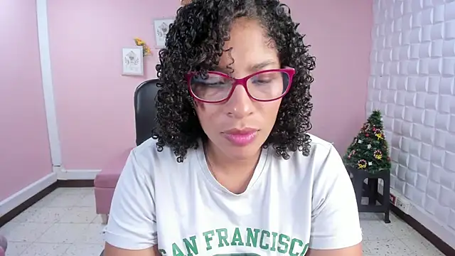 Snapshot of DannaBerry chatting on 12/21/24, 02:15 DannaBerry online show from 12/21/24, 02:15