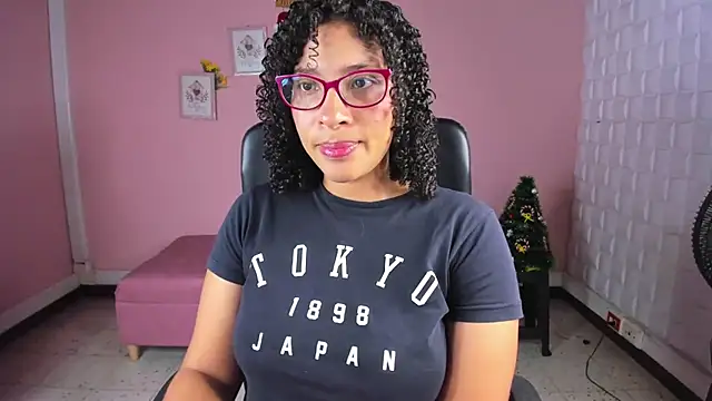 Snapshot of DannaBerry chatting on 01/06/25, 03:08 DannaBerry online show from 01/06/25, 03:08