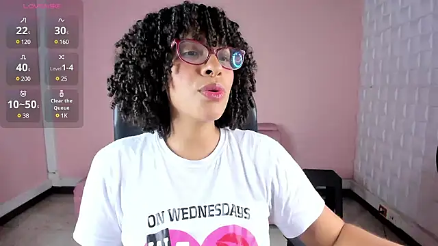 Snapshot of DannaBerry chatting on 01/08/25, 03:17 DannaBerry online show from 01/08/25, 03:17