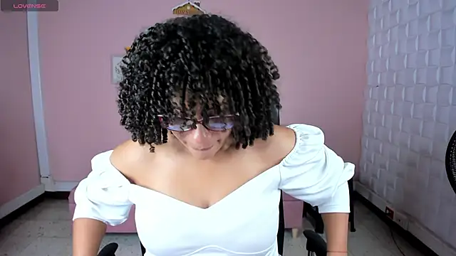 Snapshot of DannaBerry chatting on 01/09/25, 03:23 DannaBerry online show from 01/09/25, 03:23