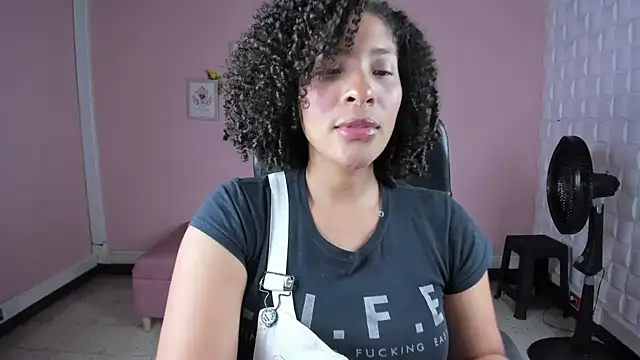 Snapshot of DannaBerry chatting on 01/11/25, 03:09 DannaBerry online show from 01/11/25, 03:09