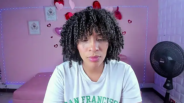 Snapshot of DannaBerry chatting on 02/20/25, 02:02 DannaBerry online show from 02/20/25, 02:02