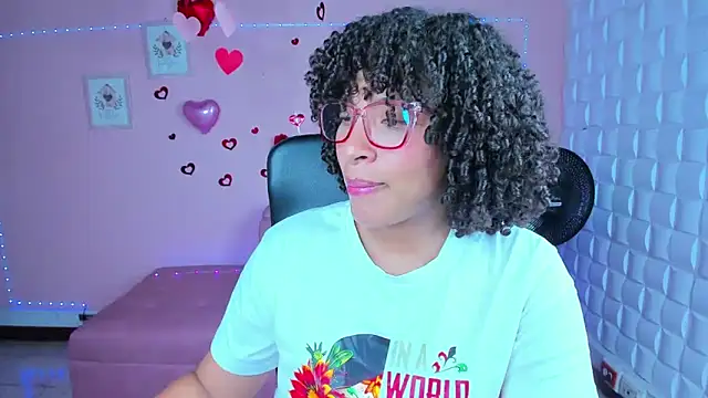 Snapshot of DannaBerry chatting on 03/10/25, 02:48 DannaBerry online show from 03/10/25, 02:48