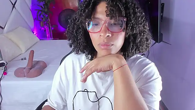 Snapshot of DannaBerry chatting on 09/13/25, 01:33 DannaBerry online show from 09/13/25, 01:33