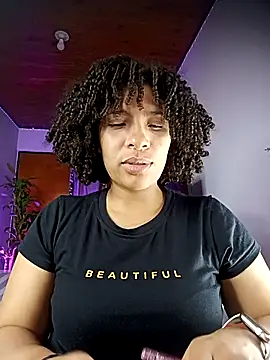 Snapshot of DannaBerry chatting on 10/04/25, 02:15 DannaBerry online show from 10/04/25, 02:15