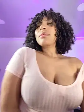 Snapshot of DannaBerry chatting on 10/24/25, 03:30 DannaBerry online show from 10/24/25, 03:30