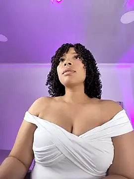 Snapshot of DannaBerry chatting on 10/27/25, 03:38 DannaBerry online show from 10/27/25, 03:38