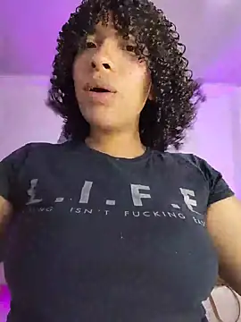 Snapshot of DannaBerry chatting on 10/31/25, 03:57 DannaBerry online show from 10/31/25, 03:57