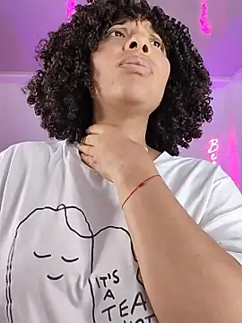 Snapshot of DannaBerry chatting on 11/18/25, 03:05 DannaBerry online show from 11/18/25, 03:05