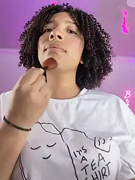 Snapshot of DannaBerry chatting on 11/24/25, 03:12 DannaBerry online show from 11/24/25, 03:12