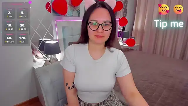 Snapshot of EsterLogan chatting on 03/03/25, 09:22 EsterLogan online show from 03/03/25, 09:22