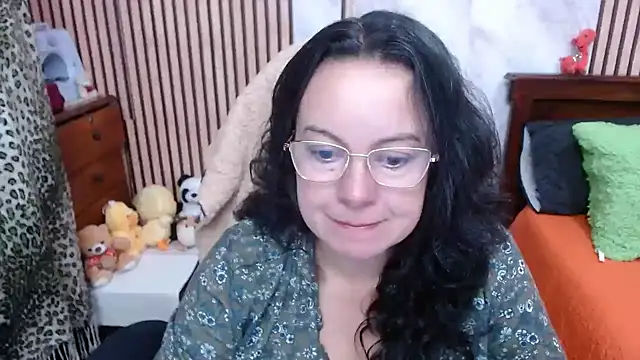 Sonialorens  online show from 10/09/25, 03:21