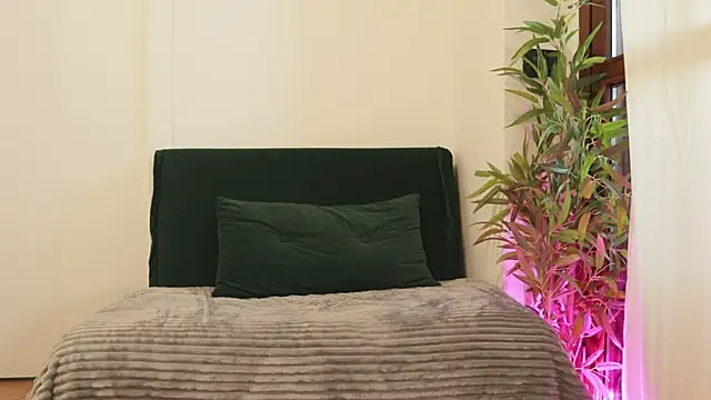 Snapshot of Luna_Riva chatting on 11/06/25, 10:16 Luna Riva online show from 11/06/25, 10:16