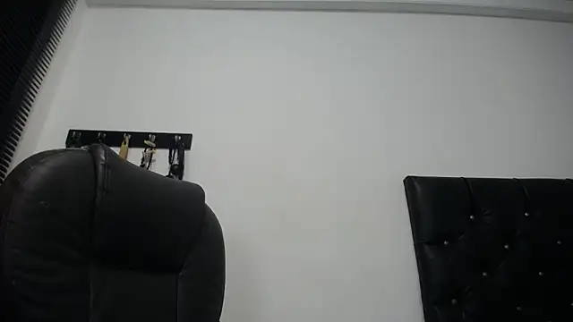 alejandraluxt online show from 01/31/25, 08:43