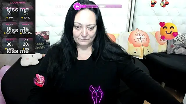 Snapshot of lady_lauren chatting on 02/15/25, 06:12 lady lauren online show from 02/15/25, 06:12