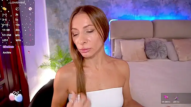 MirandaHobbs online show from 10/18/25, 07:09