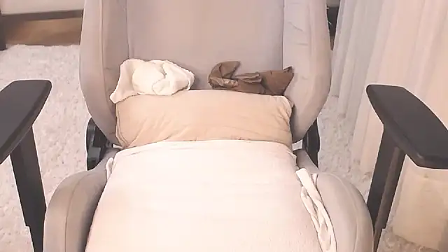 ms Hot milf online show from 10/21/25, 04:24