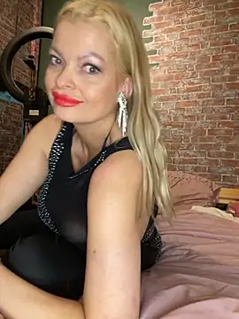 Lisavontease online show from 10/26/25, 06:36