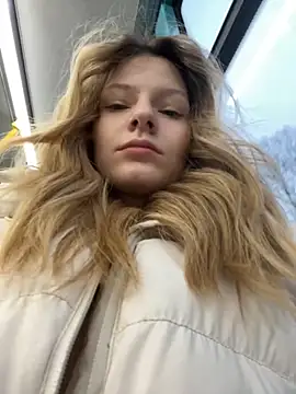 MaryHiggins online show from 11/11/25, 01:33