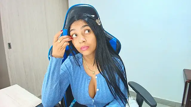 Snapshot of sophiax-x chatting on 10/03/25, 12:02 sophiax-x online show from 10/03/25, 12:02