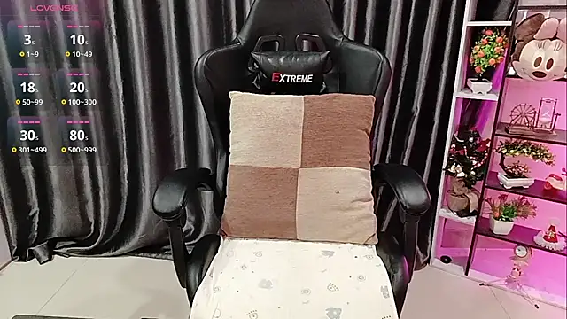 Snapshot of Yuki-yio chatting on 10/23/25, 01:16 Yuki-yio online show from 10/23/25, 01:16