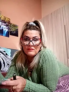 CRHYSTEL online show from 11/07/25, 10:04