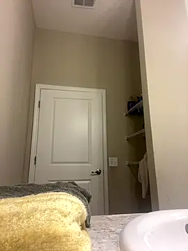 Snapshot of HoneyDripHer chatting on 10/14/25, 10:32 HoneyDripHer online show from 10/14/25, 10:32