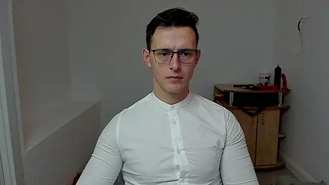 Snapshot of sexxymuscles4u chatting on 01/08/25, 10:15 sexxymuscles4u online show from 01/08/25, 10:15