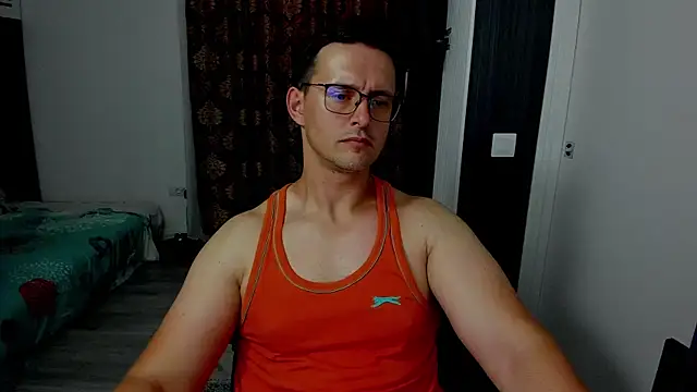 Snapshot of sexxymuscles4u chatting on 09/10/25, 12:05 sexxymuscles4u online show from 09/10/25, 12:05