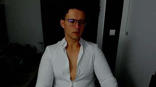 Snapshot of sexxymuscles4u chatting on 10/03/25, 07:27 sexxymuscles4u online show from 10/03/25, 07:27