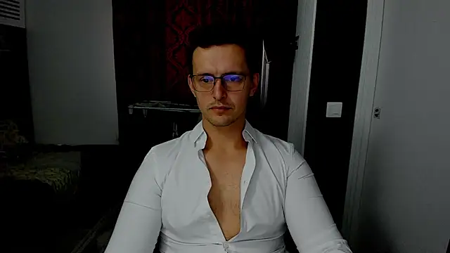 sexxymuscles4u online show from 10/31/25, 08:48