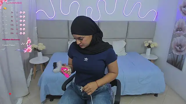 nashiira  online show from 12/05/24, 08:22