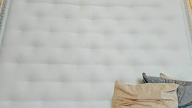 Snapshot of karissia chatting on 10/09/25, 07:06 karissia online show from 10/09/25, 07:06