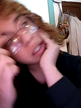 Snapshot of EmmaMelissa0521 chatting on 10/08/25, 04:43 EmmaMelissa0521 online show from 10/08/25, 04:43