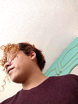 Snapshot of EmmaMelissa0521 chatting on 10/08/25, 08:06 EmmaMelissa0521 online show from 10/08/25, 08:06